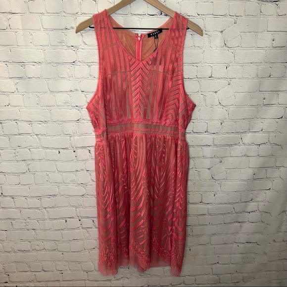 Rebel Wilson x Angels Embroidered Mesh Empire Waist Dress Confetti Size 1X NWT - Picture 4 of 13